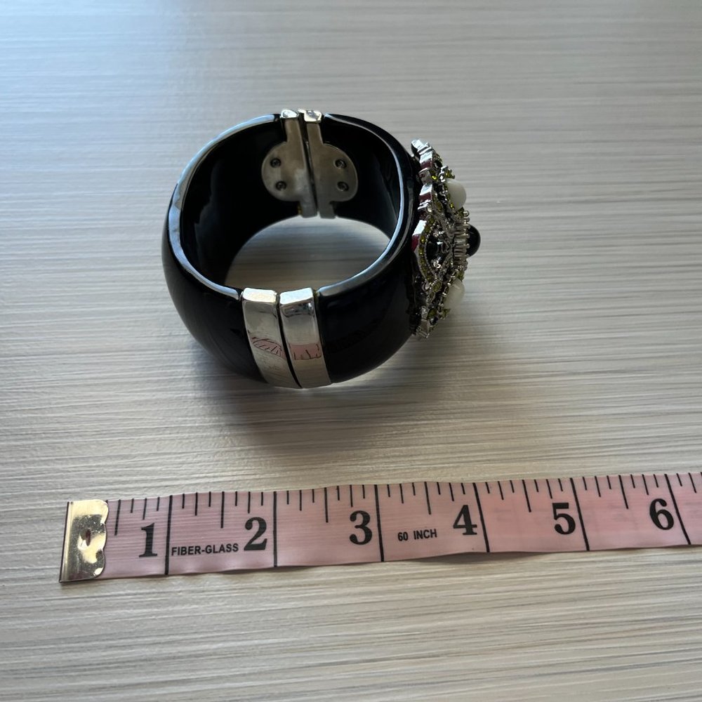 Cuff - Picture 8 of 16